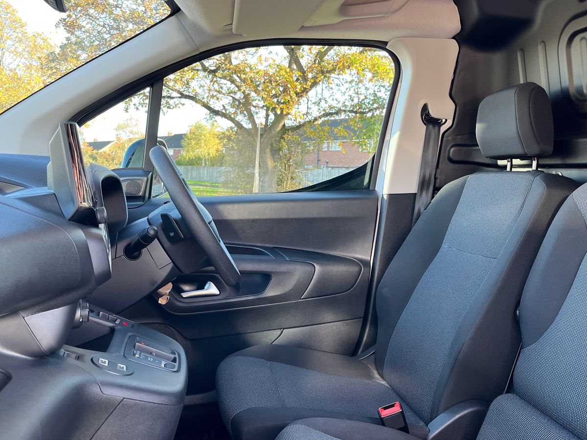 Used Vauxhall Combo Electric 2024 for sale - 76588136: Photo 9