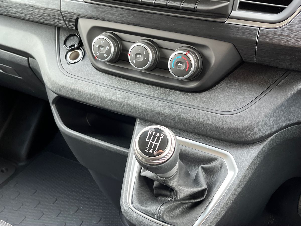 Used Renault Trafic 2025 for sale - 76643199: Photo 25