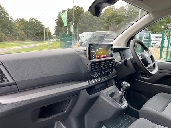 Used Vauxhall Vivaro 2024 for sale - 76113113: Photo 8