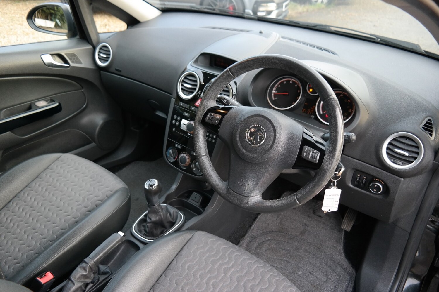 Used Vauxhall Corsa 2013 for sale - 76817551: Photo 8