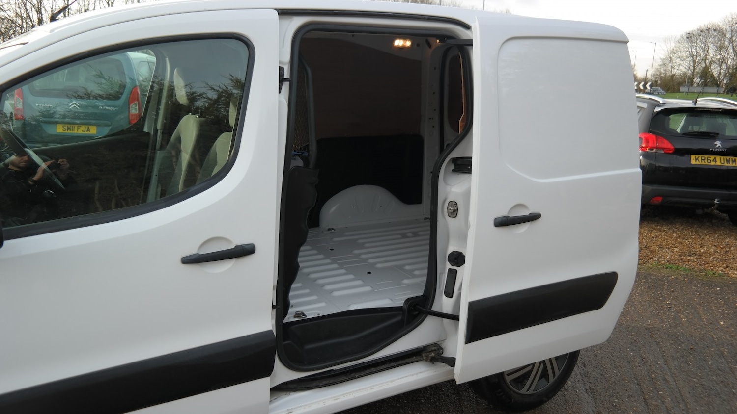 Used Peugeot Partner 2012 for sale - 77508570: Photo 12