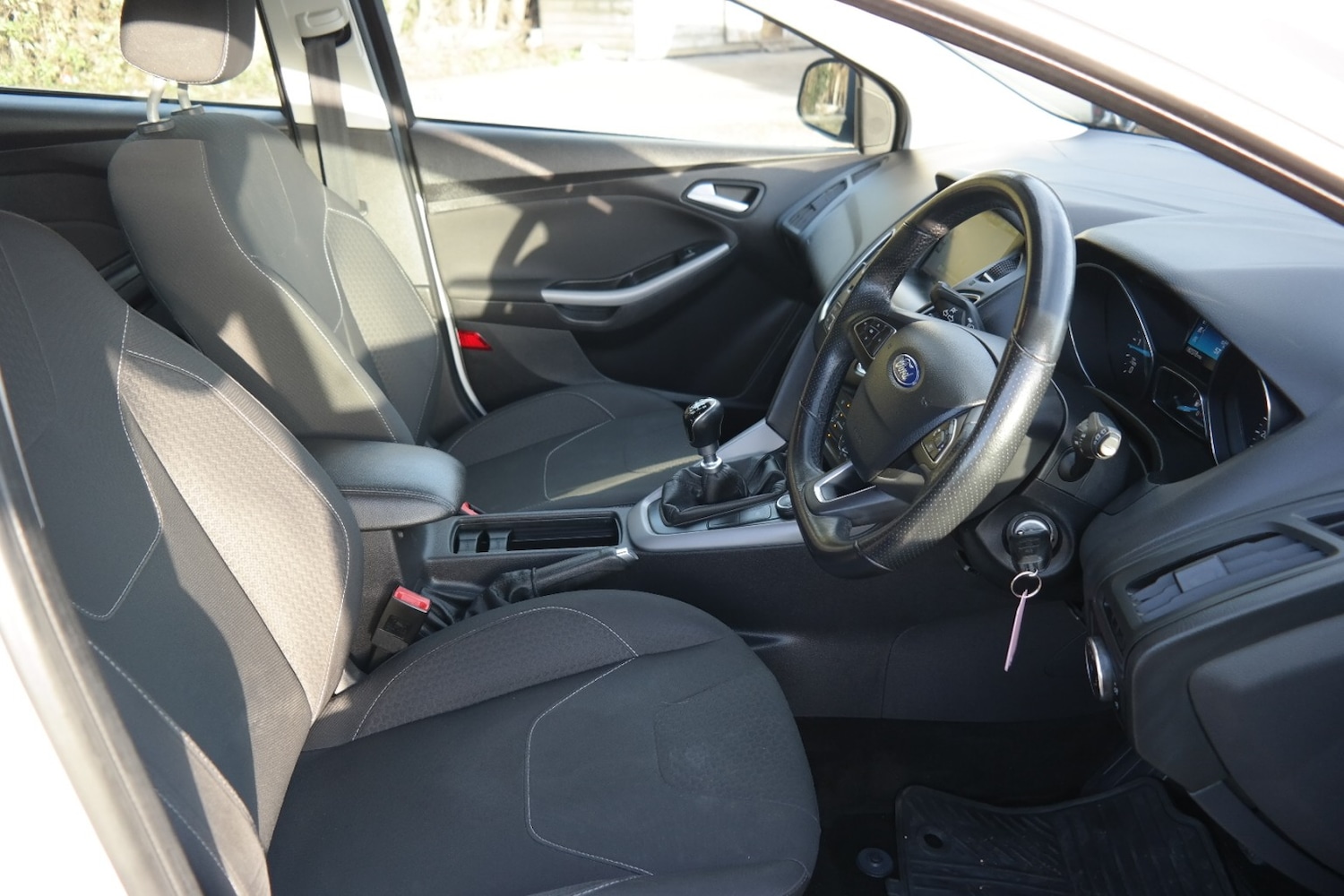 Used Ford Focus 2015 for sale - 76910992: Photo 9