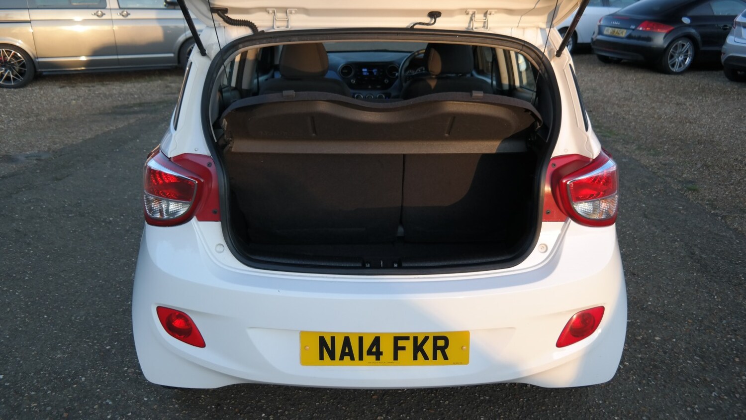 Used Hyundai i10 2014 for sale - 77465745: Photo 11