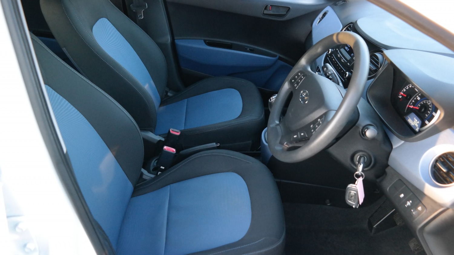 Used Hyundai i10 2014 for sale - 77465745: Photo 9