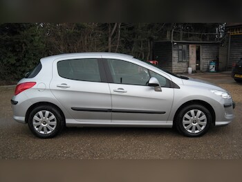 Used Peugeot 308 2010 for sale - 77363652: Photo
