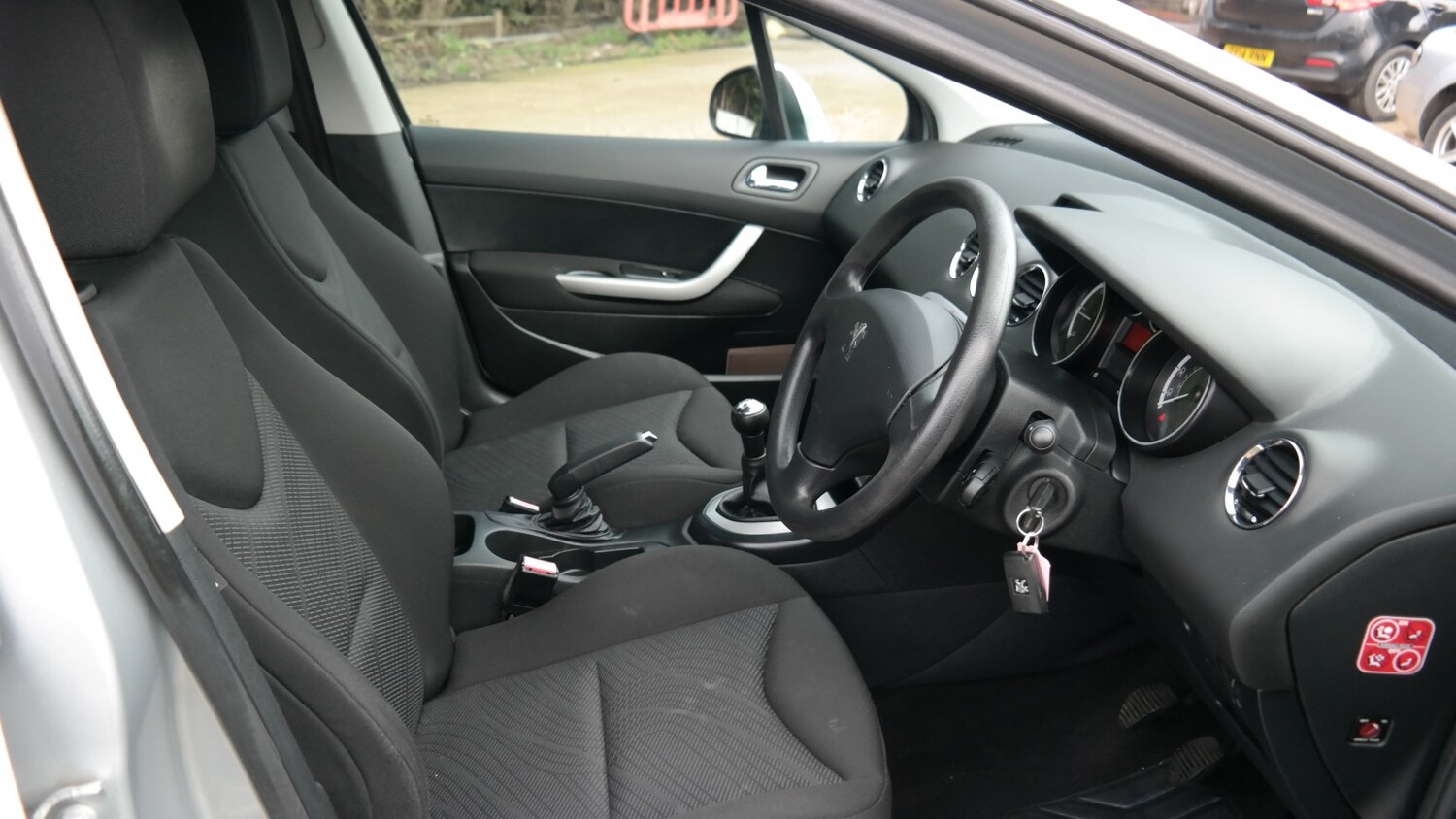 Used Peugeot 308 2010 for sale - 77363652: Photo 9