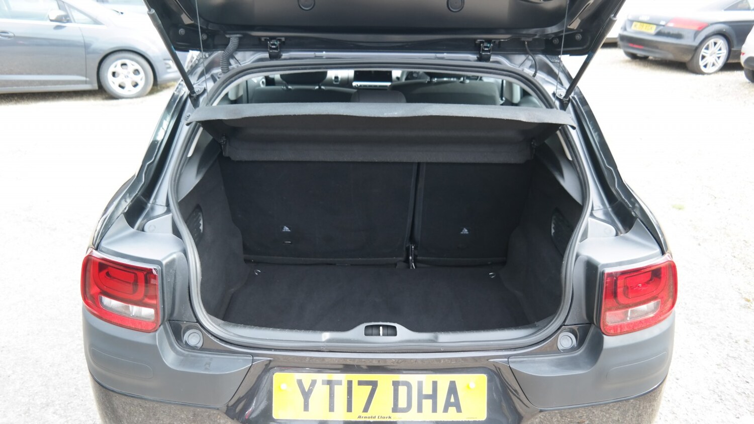 Used Citroen C4 Cactus 2017 for sale - 77851395: Photo 11