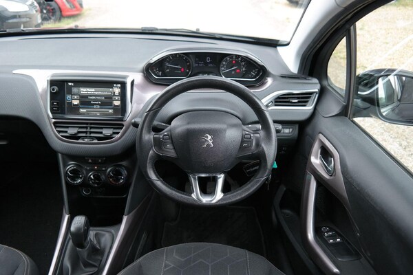 Used Peugeot 2008 2015 for sale - 75428762: Photo 15