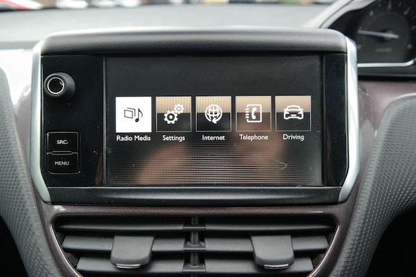 Used Peugeot 2008 2015 for sale - 75428762: Photo 16