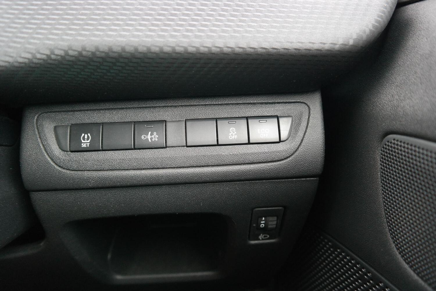 Used Peugeot 2008 2015 for sale - 76793175: Photo 21