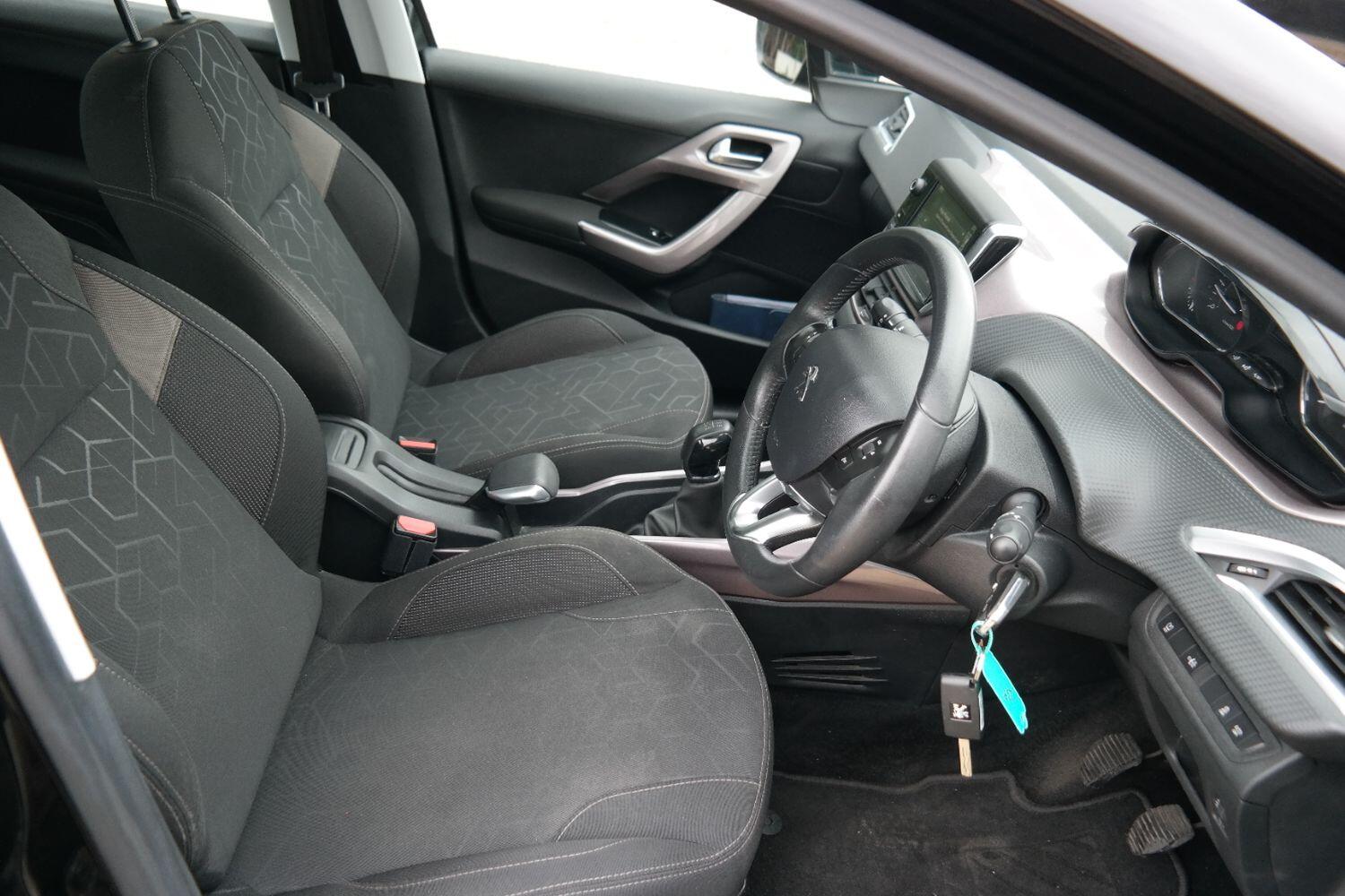 Used Peugeot 2008 2015 for sale - 76793175: Photo 9