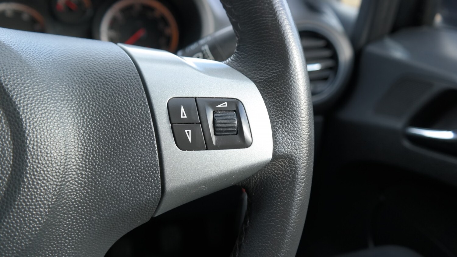 Used Vauxhall Corsa 2013 for sale - 77572785: Photo 17