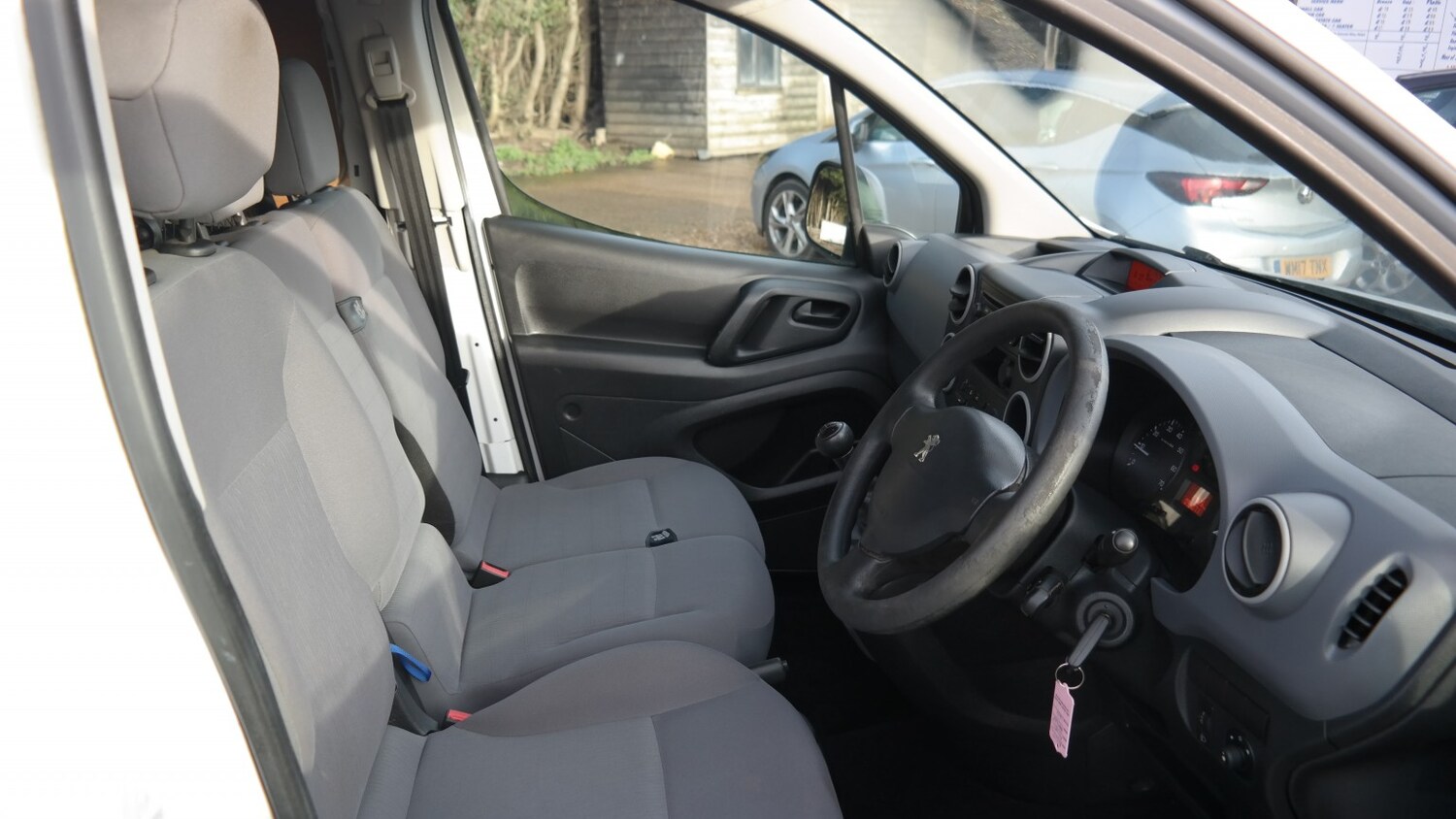 Used Peugeot Partner 2012 for sale - 77487232: Photo 9