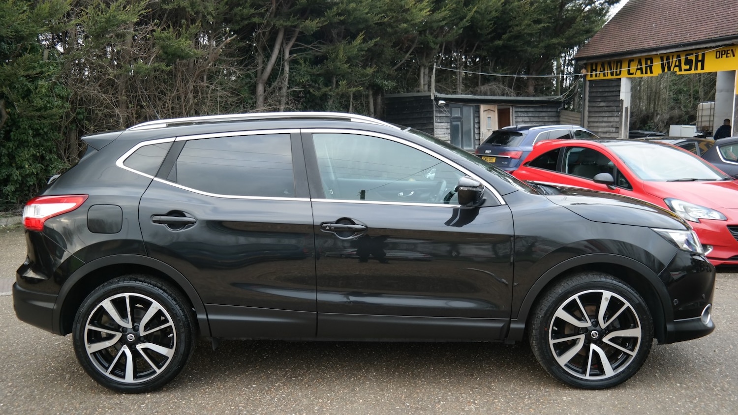 Used Nissan Qashqai 2015 for sale - 77494680: Photo 2