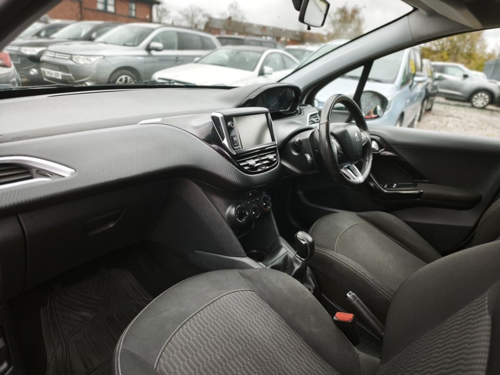 Used Peugeot 208 2017 for sale - 76558653: Photo 11