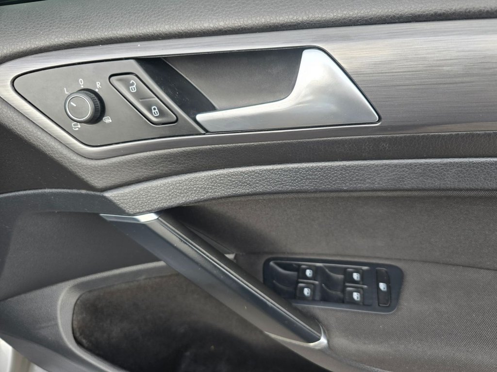 Used Volkswagen Golf 2017 for sale - 76631909: Photo 24