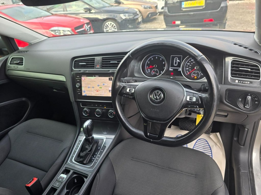 Used Volkswagen Golf 2017 for sale - 76631909: Photo 3