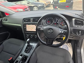 Used Volkswagen Golf 2017 for sale - 76631909: Photo