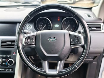 Used Land Rover Discovery Sport 2017 for sale - 77027040: Photo