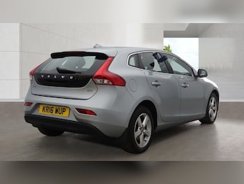 Used Volvo V40 2016 for sale - 79177911: Photo