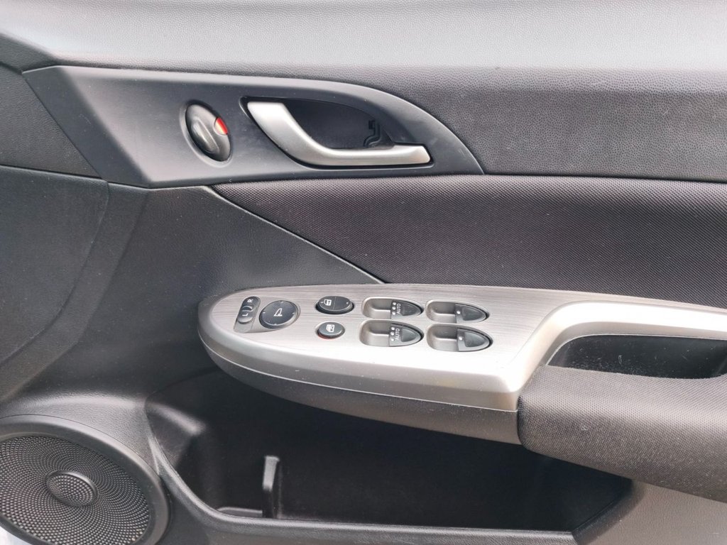 Used Honda Civic 2010 for sale - 77608451: Photo 21