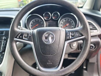 Used Vauxhall Astra 2012 for sale - 79642669: Photo