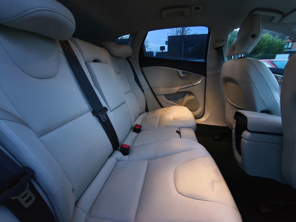 Used Volvo V40 2014 for sale - 76768442: Photo 10