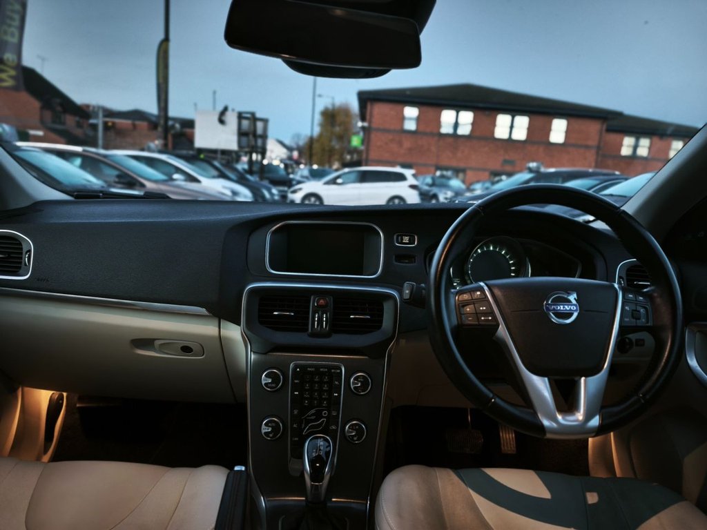 Used Volvo V40 2014 for sale - 76768442: Photo 7