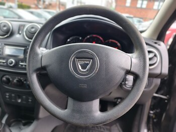 Used Dacia Sandero 2015 for sale - 78543594: Photo