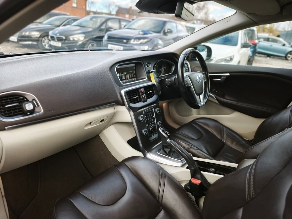 Used Volvo V40 2014 for sale - 76768337: Photo 13