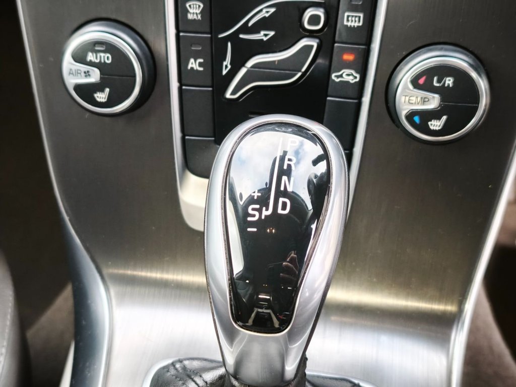 Used Volvo V40 2014 for sale - 76768337: Photo 16