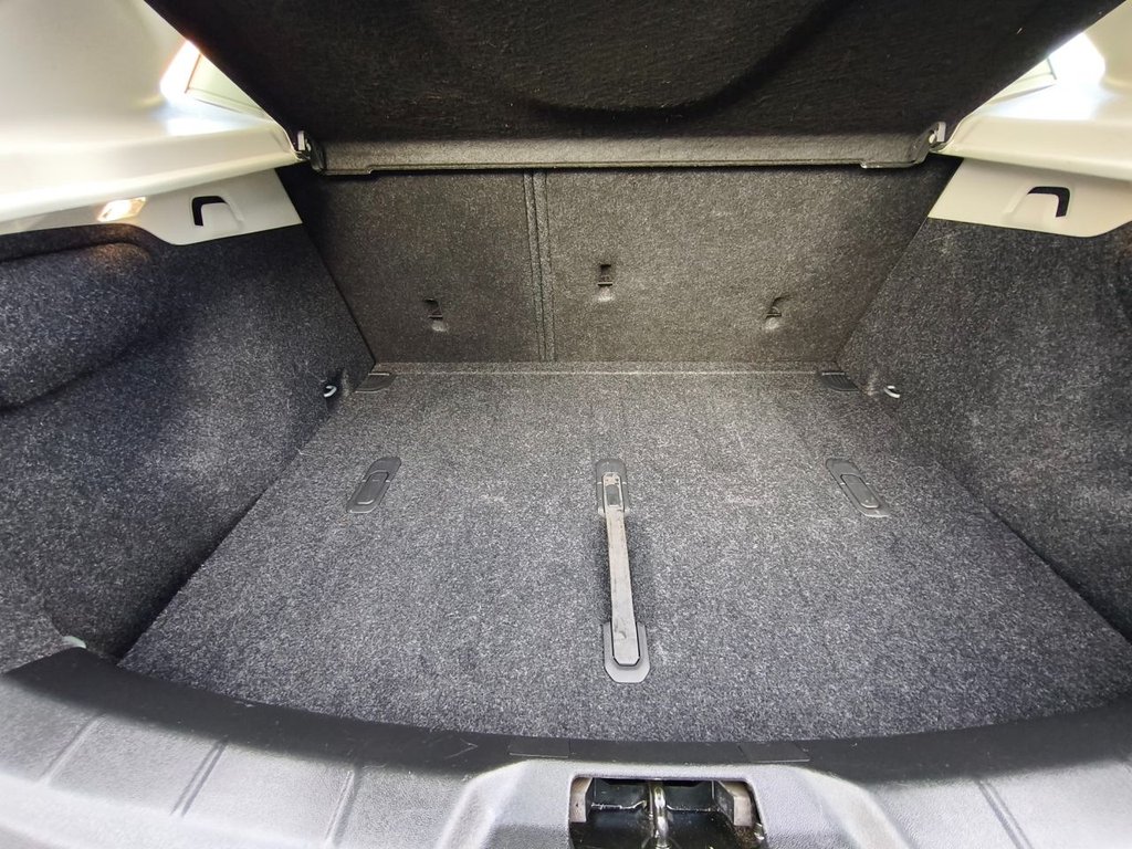 Used Volvo V40 2014 for sale - 76768337: Photo 17