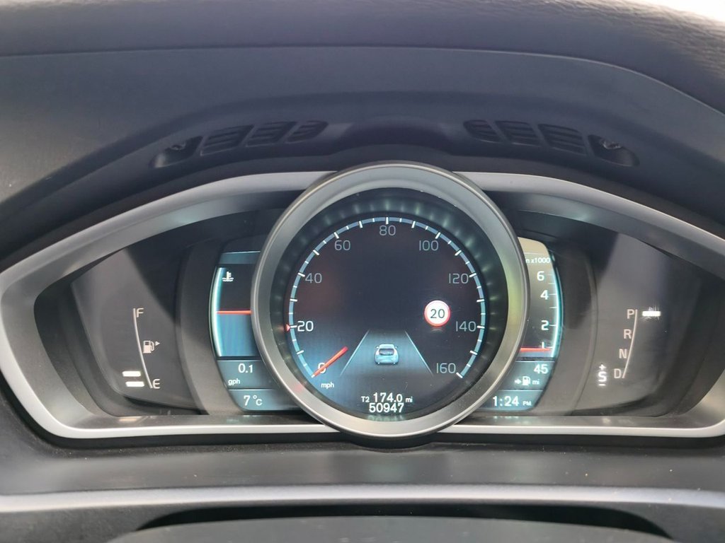 Used Volvo V40 2014 for sale - 76768337: Photo 22