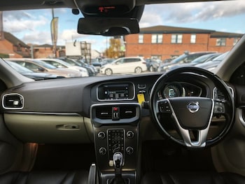 Used Volvo V40 2014 for sale - 76768337: Photo