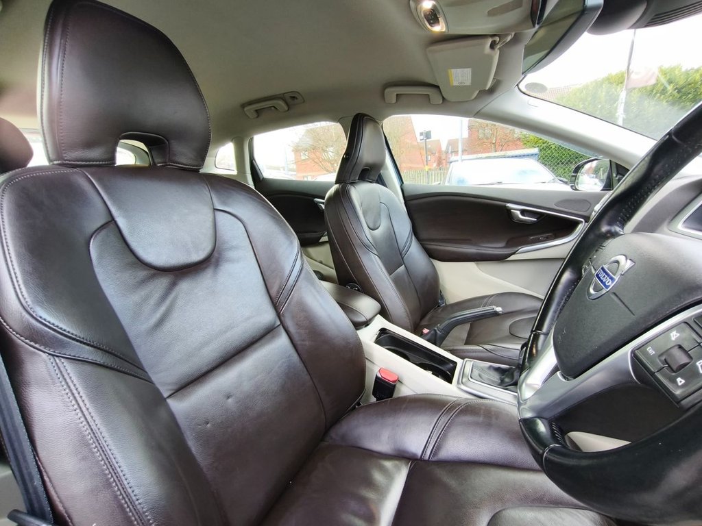 Used Volvo V40 2014 for sale - 76768337: Photo 7