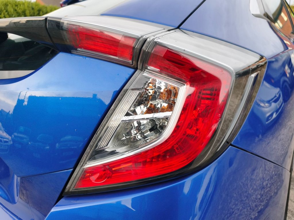 Used Honda Civic 2017 for sale - 76481647: Photo 18