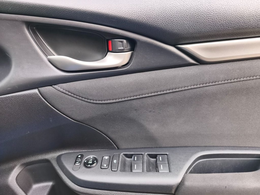 Used Honda Civic 2017 for sale - 76481647: Photo 21
