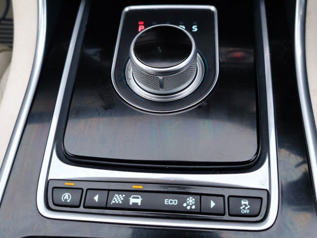 Used Jaguar XF 2015 for sale - 76985921: Photo 24