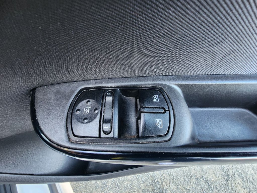 Used Vauxhall Corsa 2015 for sale - 76139498: Photo 15