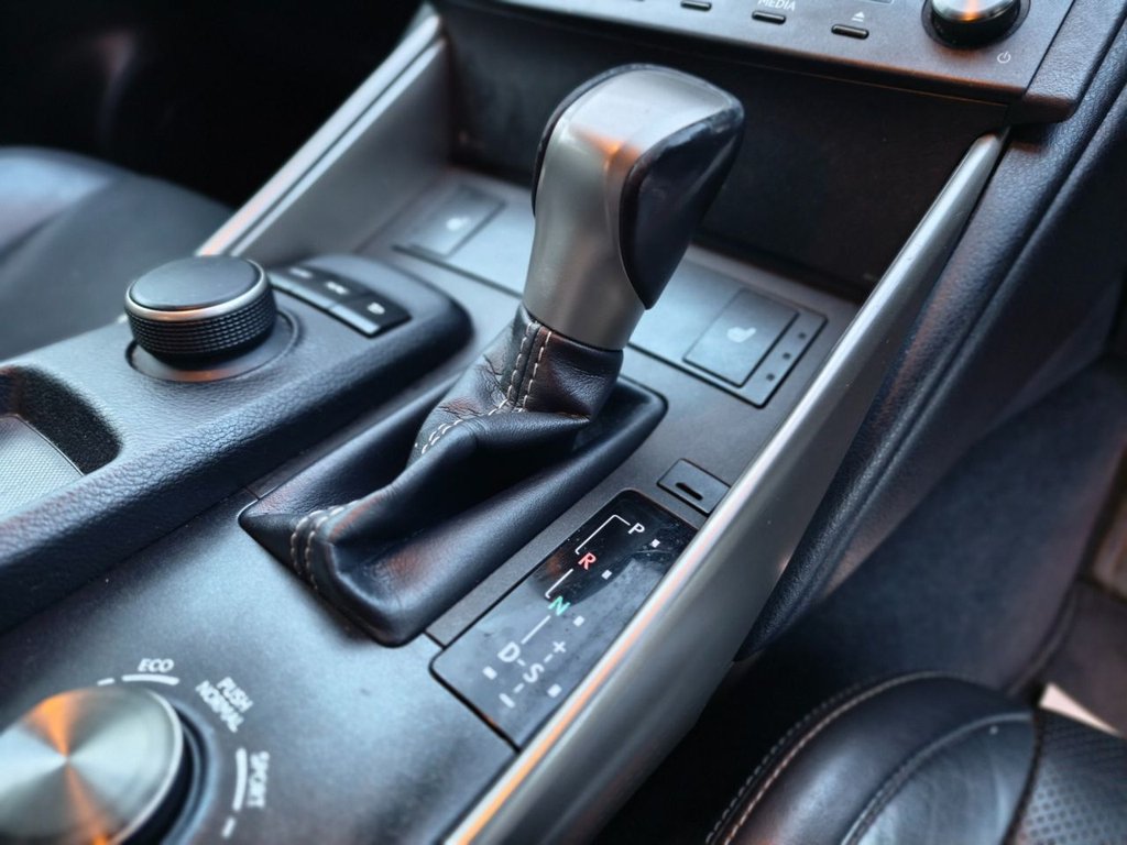 Used Lexus IS 2015 for sale - 76914773: Photo 16