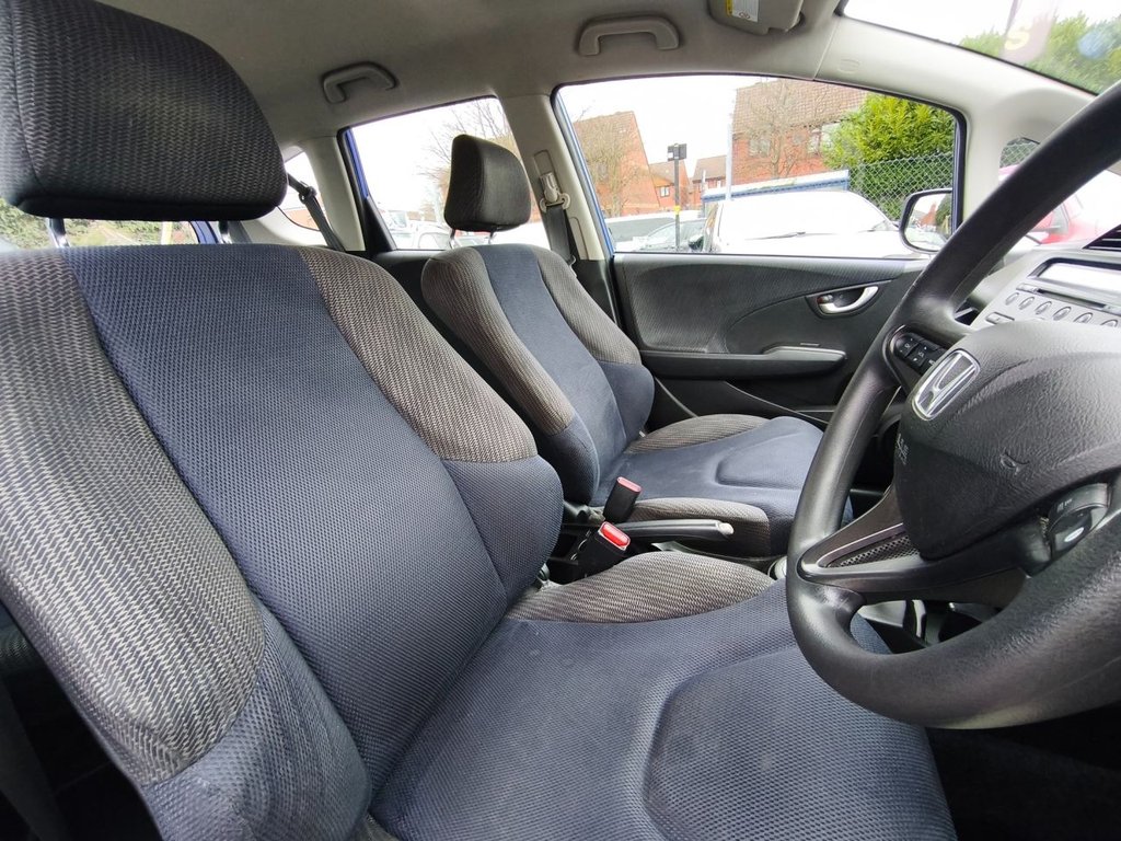 Used Honda Jazz 2012 for sale - 76725089: Photo 15