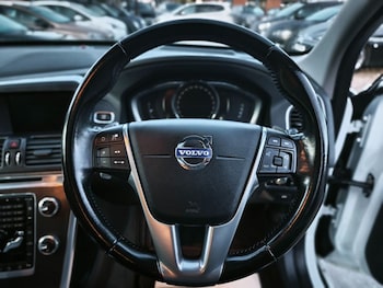 Used Volvo XC60 2015 for sale - 76768486: Photo