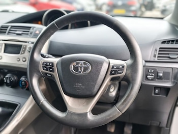 Used Toyota Verso 2010 for sale - 78543668: Photo