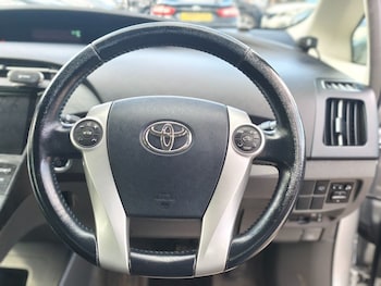 Used Toyota Prius 2011 for sale - 79178108: Photo
