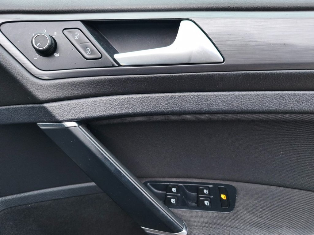 Used Volkswagen Golf 2017 for sale - 76856348: Photo 17