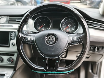 Used Volkswagen Passat 2017 for sale - 79607556: Photo