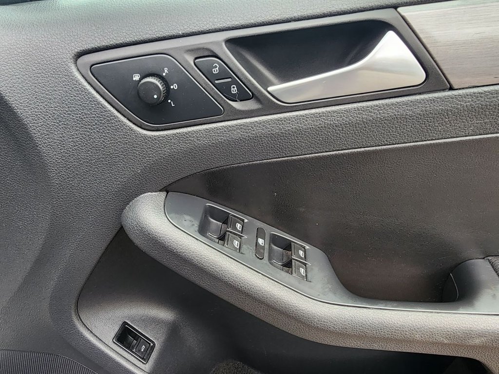 Used Volkswagen Jetta 2014 for sale - 78068923: Photo 22