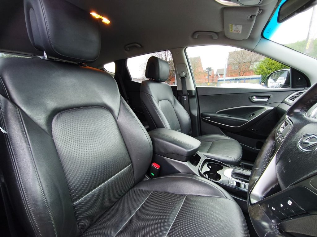 Used Hyundai Santa Fe 2017 for sale - 76856337: Photo 10