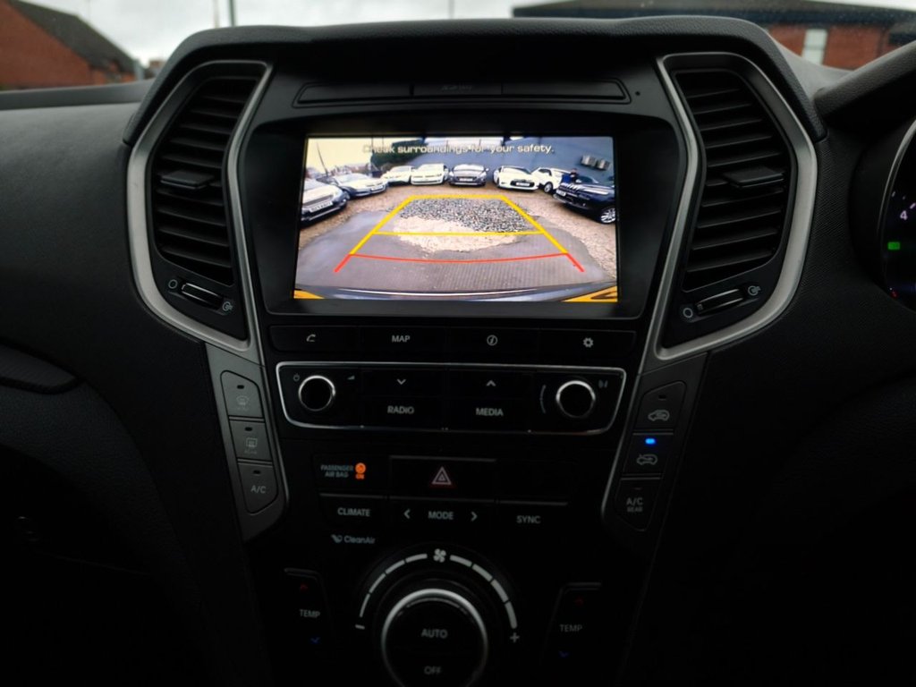 Used Hyundai Santa Fe 2017 for sale - 76856337: Photo 22