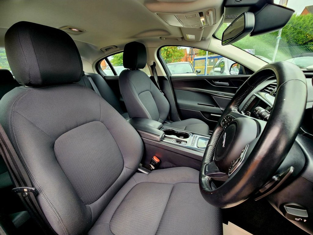 Used Jaguar XE 2015 for sale - 76139490: Photo 28